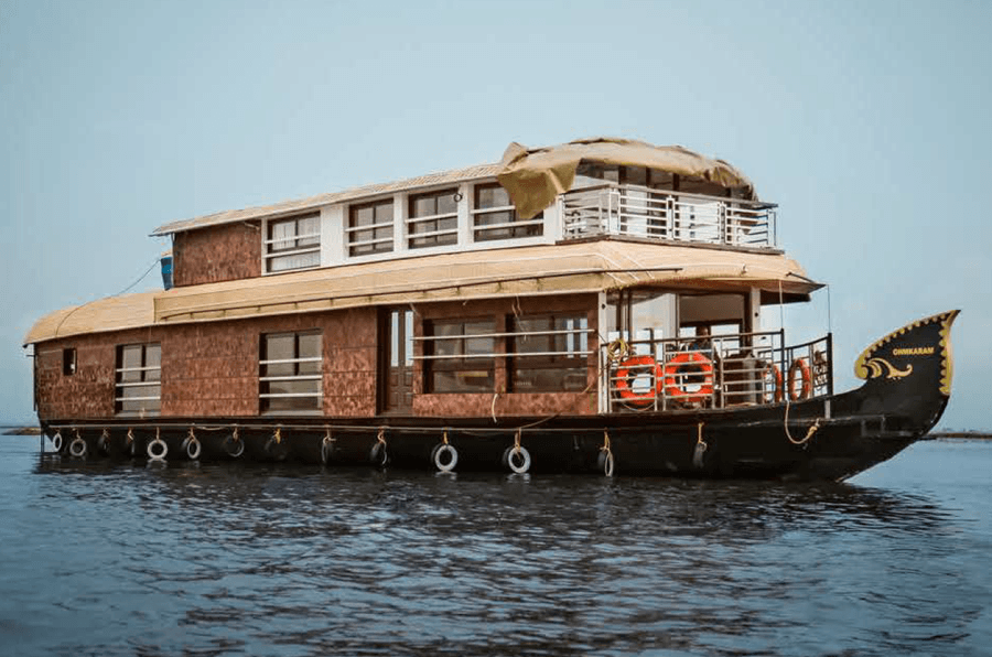 deluxe houseboat 1